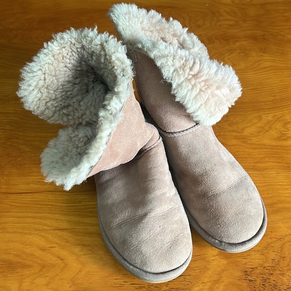 Ugg Women’s Bailey button ankle US7 Women - Picture 6 of 8